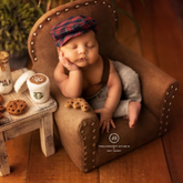 Sofa Chair with Rivet Finishing